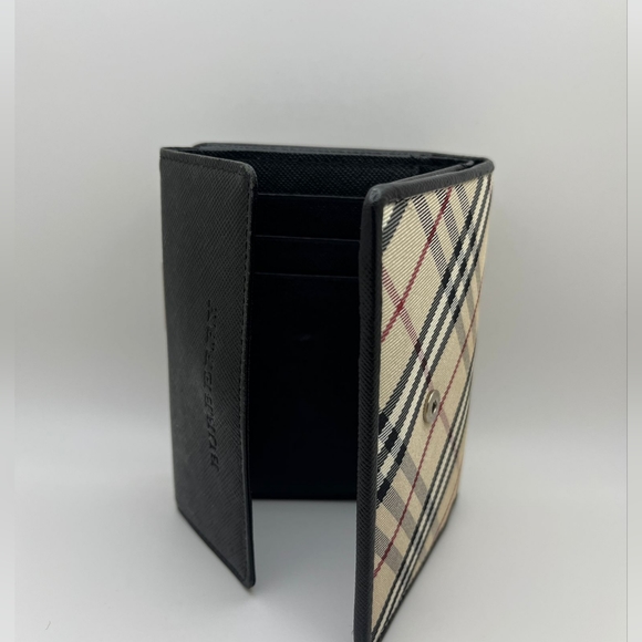 Authentic - Excellent Condition Burberry Wallet - Picture 2 of 4